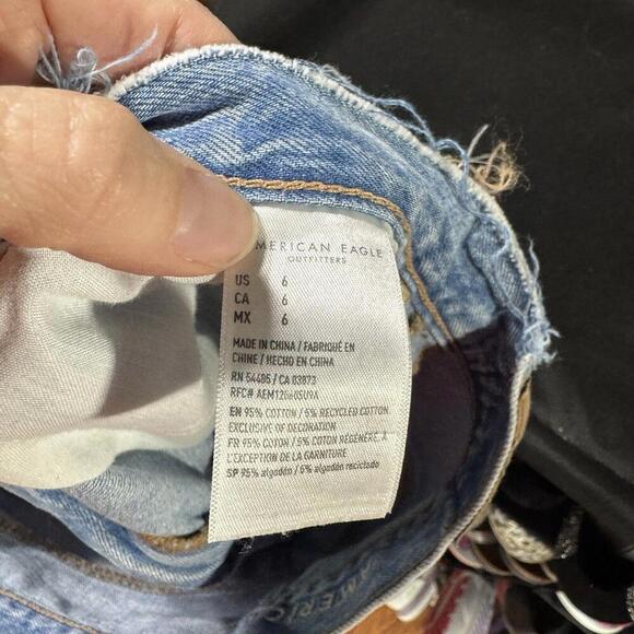 American Eagle shorts womens 6 blue distressed highest rise 90's boyfriend - Picture 5 of 6